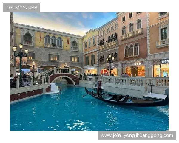 如何用英文介绍澳门威尼斯人酒店的特色与服务内容